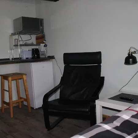 Mit 4 Preisgunstigen Einzelzimmern Fur Handwerker Und Monteure Im Suden Von Hamburg - B48491 * Toppenstedt